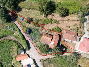 Casa Em Pedra | Dois Pisos | Canastro | Água Mina | Quintal. 107m² Bustelo, de Carneiro e de Carvalho de Rei