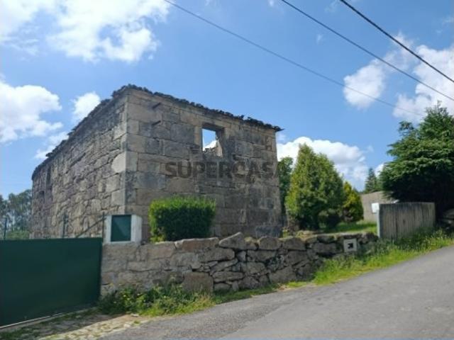 Casa em pedra para restauro