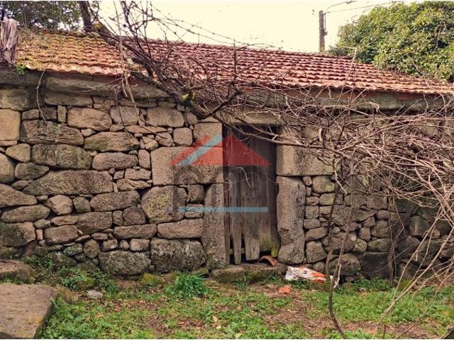 Casa em pedra para restauro