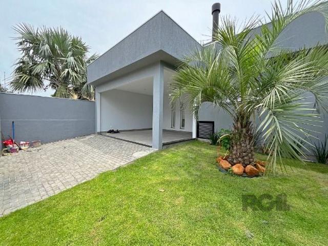 Casa em Porto Alegre, no bairro Ipanema, com 3 dormitório s, Aluga!