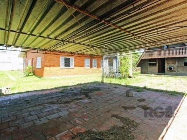 Casa em Porto Alegre, no bairro Ipanema, com 6 dormitório s, à venda