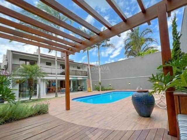 Casa em Praia dos Amores, Balneário Camboriú/SC de 350m² 4 quartos à venda por R$ 7.499.000,00
