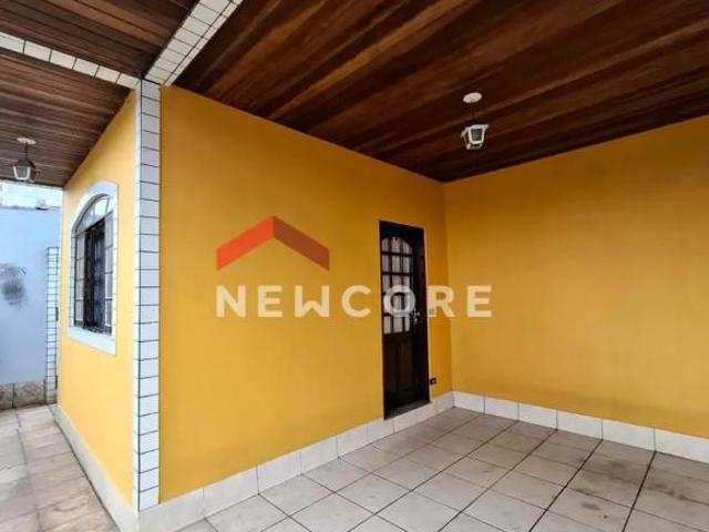 Casa em Rua Ângelo Martins Melero Caneleira Santos/SP