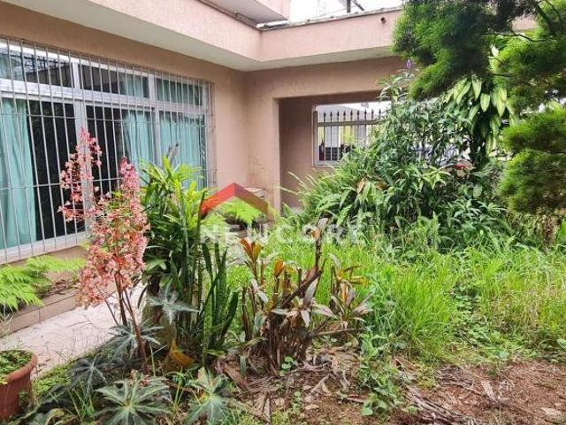 Casa em Rua Dom Lara Vila Valença São Vicente/SP