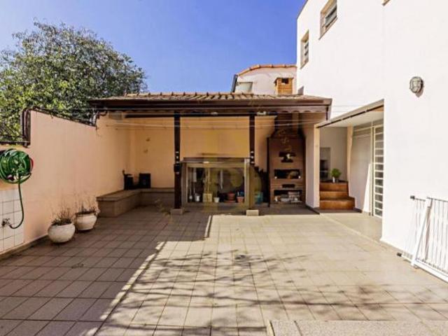 Casa em Rua fechada a venda na Vila Madalena