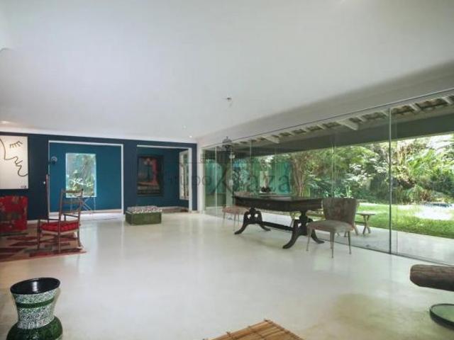 Casa em Rua Fechada Panamby 4 Suítes 568m²
