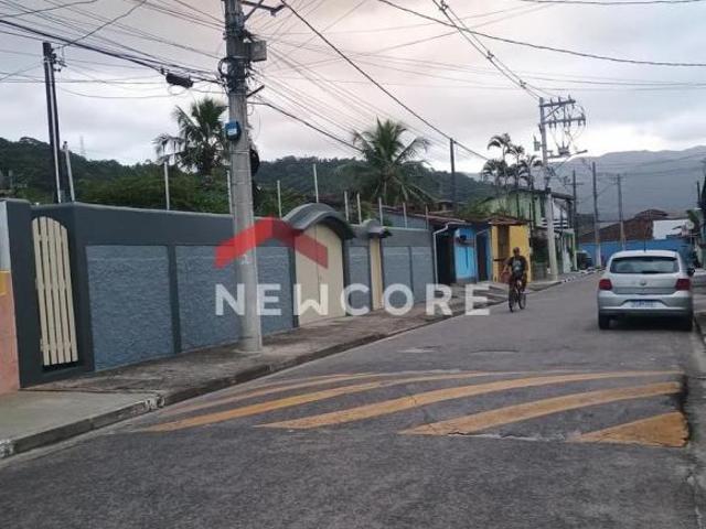 Casa em Rua Filadelfo Reis Tinga Caraguatatuba/SP