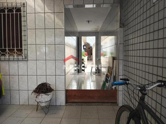 Casa em Rua Fritz Gut São Jorge Santos/SP