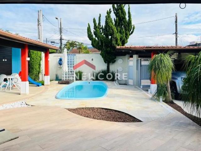 Casa em Rua Nove Pontal de Santa Marina Caraguatatuba/SP