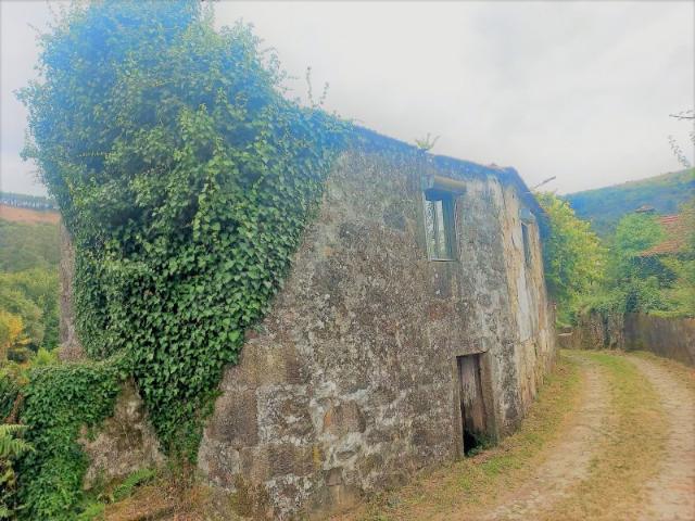 Casa em ruina em Romarigães