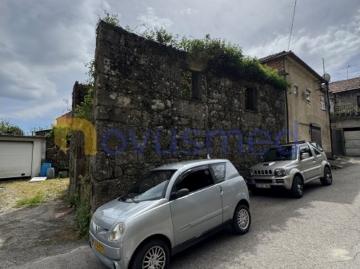 Casa em ruinas para reabilitação, Lobão da Beira, Tondela, Viseu