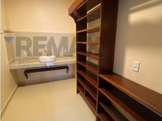 Casa em residencial com 2 suites e 1 quarto