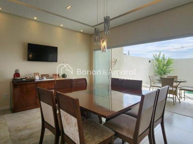 Casa em Roncáglia, Valinhos/SP de 300m² 3 quartos à venda por R$ 1.720.000,00