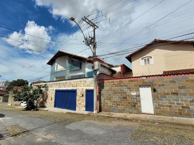 Casa em Santa Efigênia, Belo Horizonte/MG de 454m² 5 quartos à venda por R$ 997.800,00