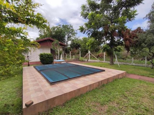 Casa em terreno 20x90, com piscina e campo em Lami Porto Alegre/RS