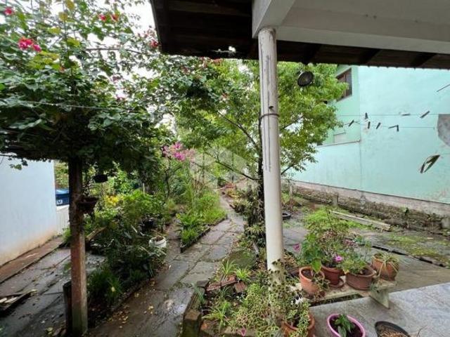 Casa em terreno amplo