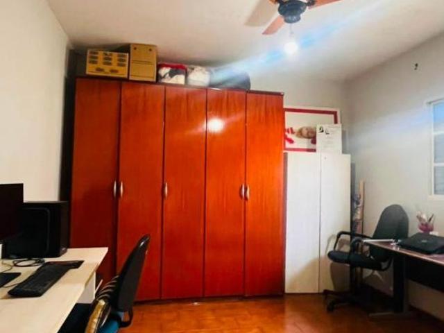 Casa em Terreno Amplo de 390m² com Potencial de Valorização