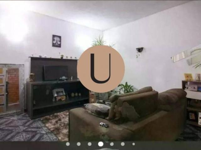 CASA EM TERRENO DE 250M², 3 QUARTOS, 2 VAGAS E COMÉRCIO