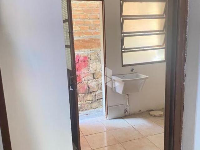 Casa em terreno plano,4 dormitórios