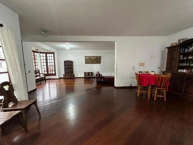 Casa Em Várzea, Teresópolis/rj de 262 m² 5 Quartos À Venda por R$1.800.000ou Para Locação R$11