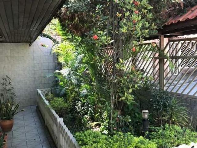 Casa em Vila Camargos, Guarulhos/SP de 250m² 4 quartos à venda por R$ 980.000,00