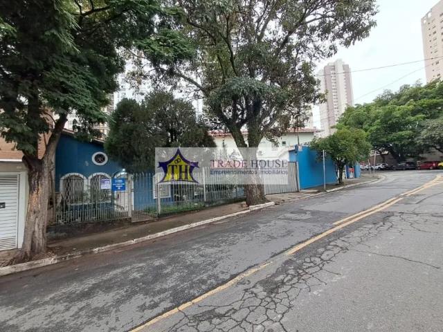 Casa com comércio Metrô Imigrantes