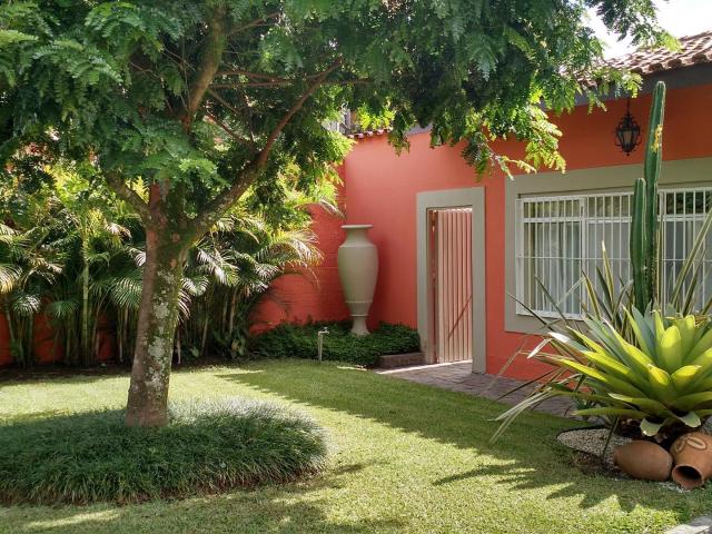 Casa em Vila Santo Antônio, Cotia/SP de 480m² 5 quartos à venda por R$ 2.499.900,00 ou para locação R$ 17.000,00/mes