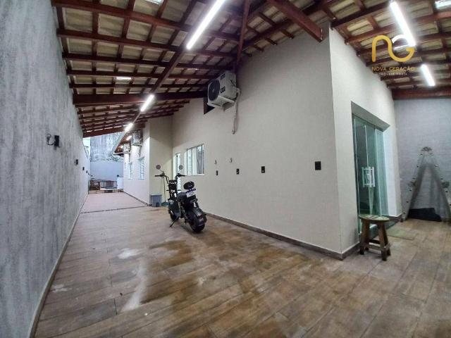 Casa em Vila Tupi, Praia Grande/SP de 72m² 2 quartos à venda por R$ 694.800,00