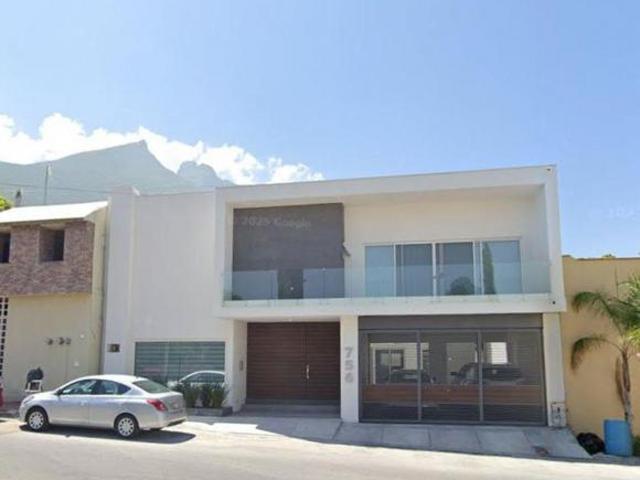 CASA EN MURALISTA NUEVO LEON, DE REMATE BANCARIO, CERCA DEL PARQUE HUNDIDO