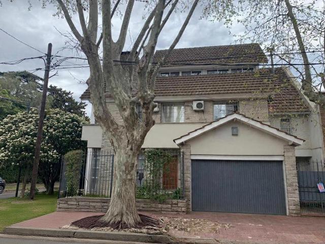 Casa en Mart. Vias/Libert. ? 420m?