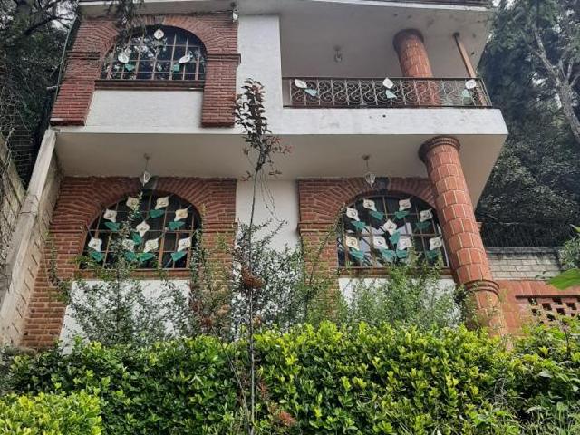 GRAN Oportunidad. Casa en Zona Boscosa. Espacios Generoso Muy cerca Bosque de Desierto de los Leone