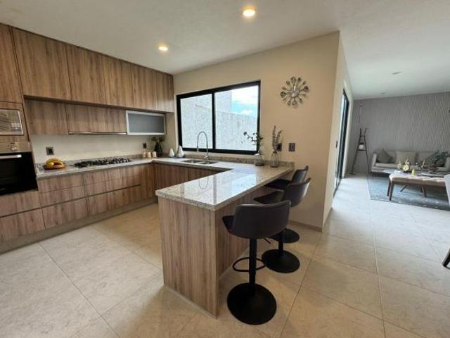Casa en Venta en San Mateo Atenco con Roof Garden, 3 recámaras con baño y Amenidades