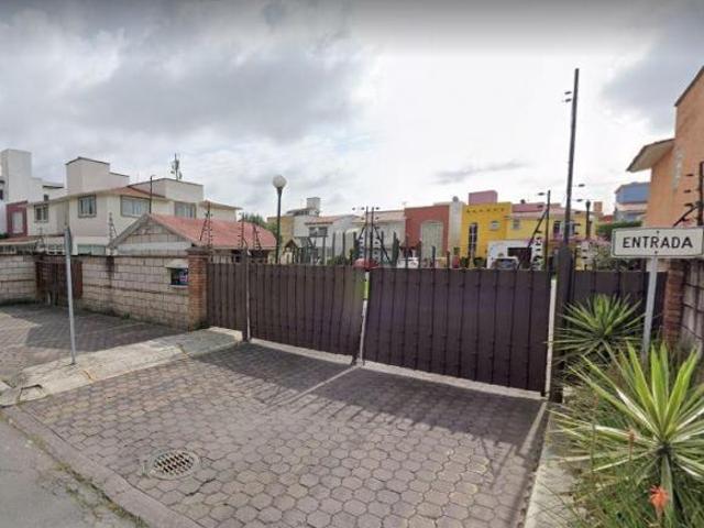 Casa con 300 m² de superficie de terreno, 4 recámaras en venta en Santiaguito