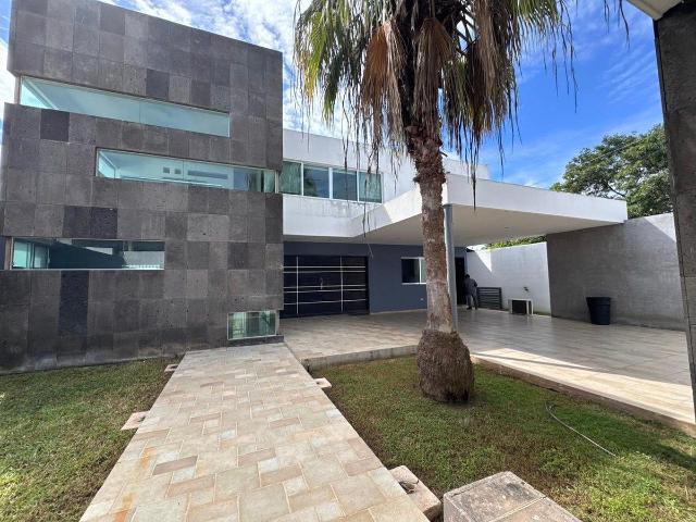 Casa en Montebello en Renta
