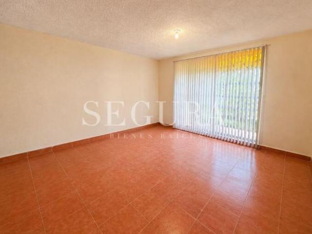 Casa en Nueva Aragón Ecatepec con patio, cisterna y 5 recámaras