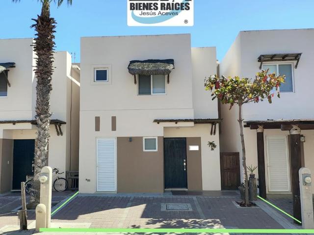 Casa en Nuevo Altata. Privada. Venta