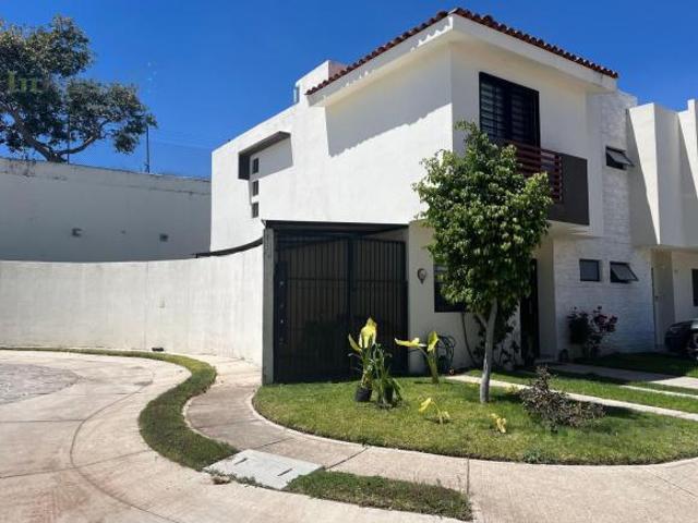 Casa en Av. de la Pradera No. 747 Int. 67 Coto Volta