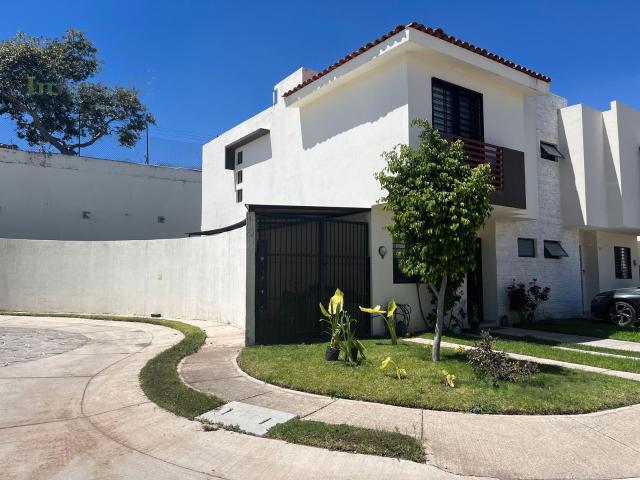 Casa en Av. de la Pradera No. 747 Int. 67 Coto Volta