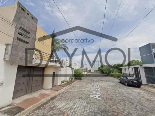 Casa en Av. de las torres, Col. Hacienda de Palmira, Apatzingán, Michoacan