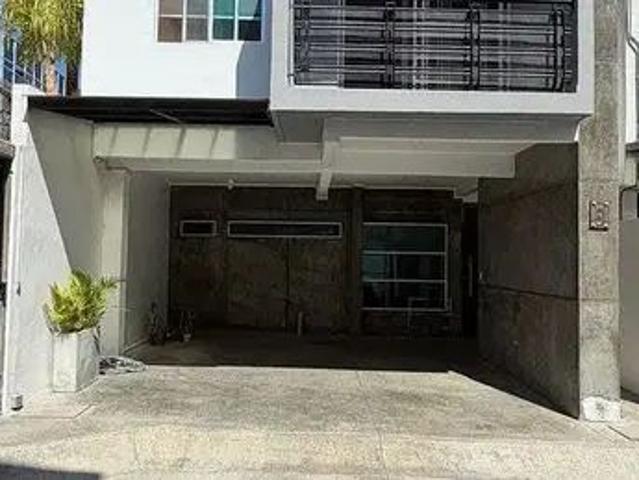 Casa en Avenida Colombia, Madero la Cacho, Tijuana, Municipio De Tijuana, Baja California, 22040, México