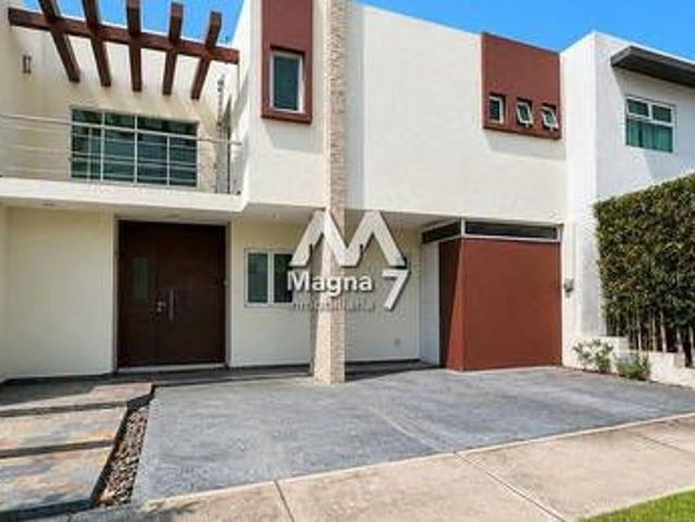 Casa en Avenida Central, Puerta Del Valle, Zapopan, Región Centro, Jalisco, 45210, México