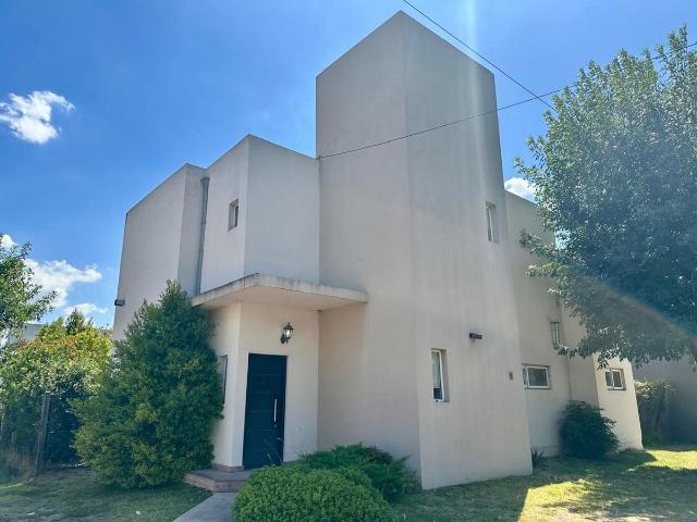 Casa en Avenida Jorge Newbery 200