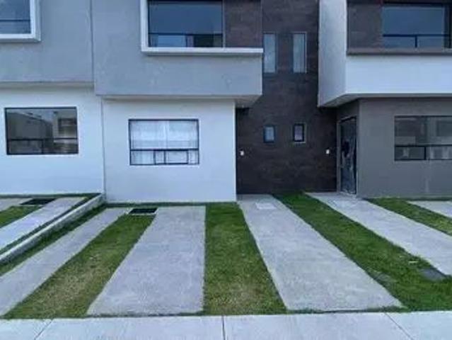 Casa en Avenida La Huerta, Santa Cruz Cuahutenco, Zinacantepec, Estado De México, 51335, México
