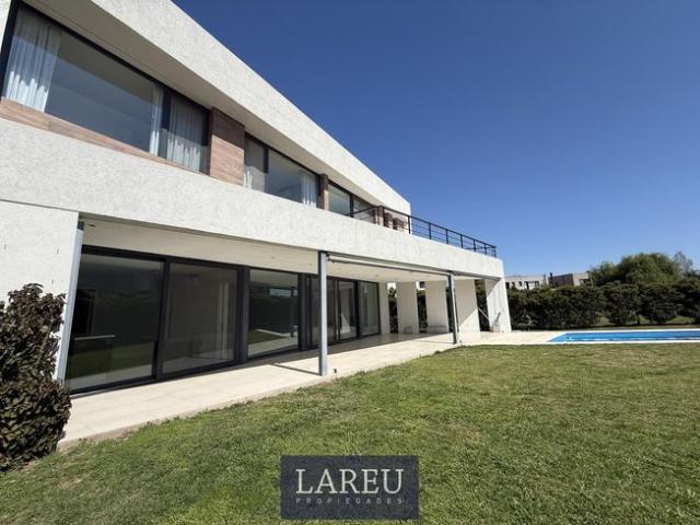 Casa en Ayres Plaza, Pilar