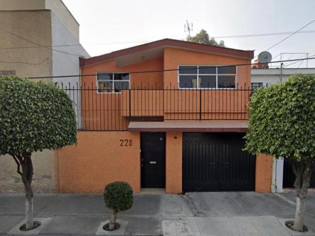 Casa en Azcapotzalco, de 3 recamaras, en Remate