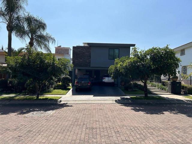 Casa en Azaleas Bugambilias