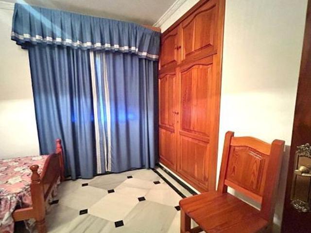 ? Casa en Alcolea del Río con 6 habitaciones, cochera y doble acceso