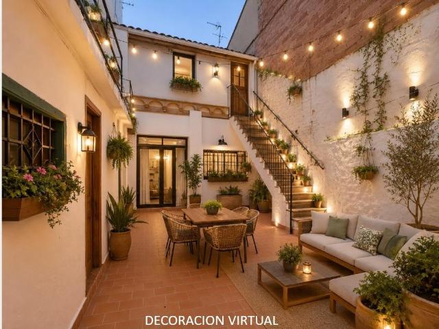 CASA EN ALBAL. CON MUCHAS POSIBILIDADES DE MEJORAS. IDEAL PARA VIVIR EN UN ENTORNO AGRADABLE