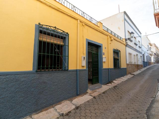 CASA EN ALHAMA DE ALMERÍA