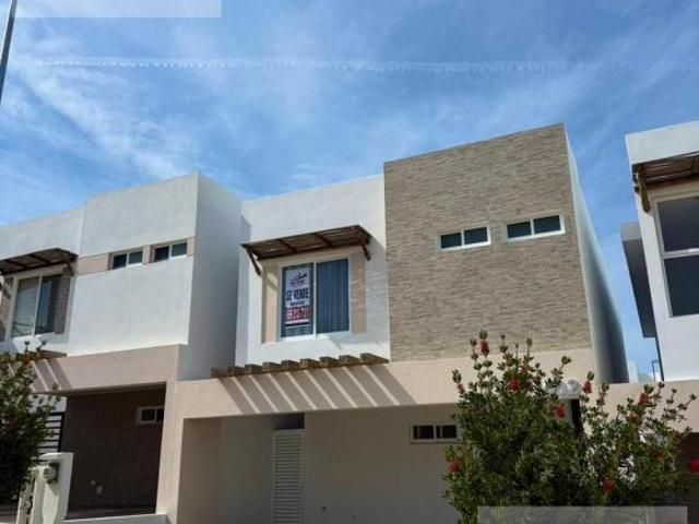 Casa en Almarena Residencial